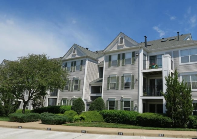 Apartment Building Outside - 10024 Vanderbilt Cir