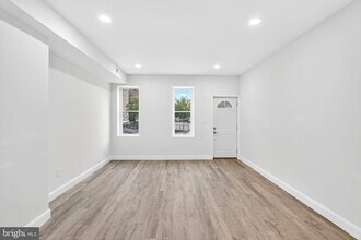 Building Photo - 153 Hermitage St