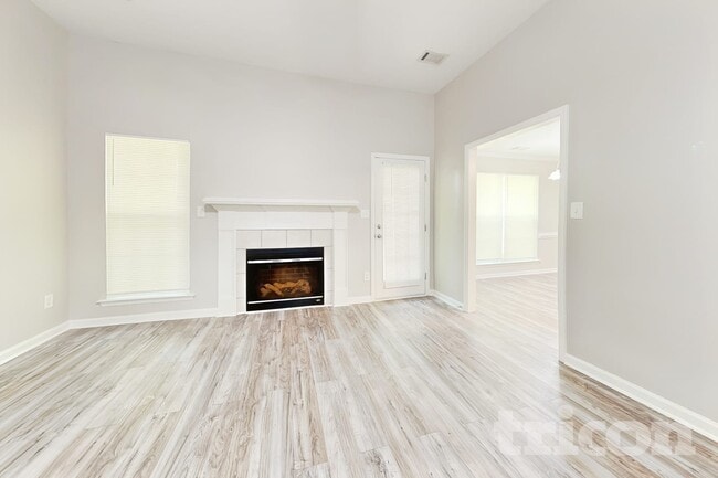 Building Photo - 2124 Sylvan Lake Dr