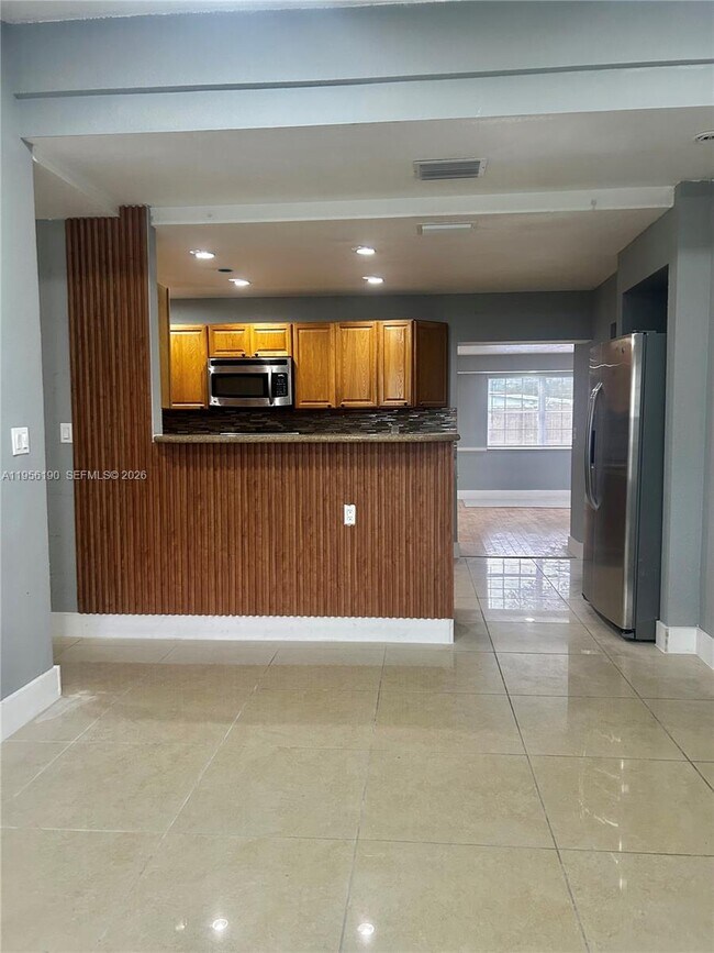 Foto del edificio - 3720 SW 32 Ave