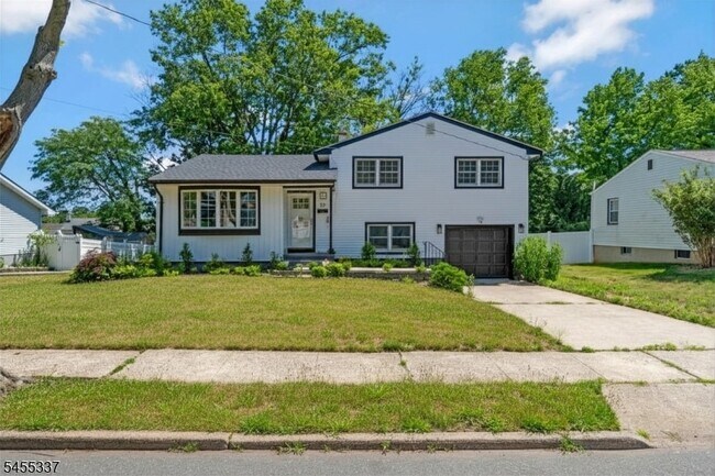 Foto del edificio - 33 Larchmont Rd