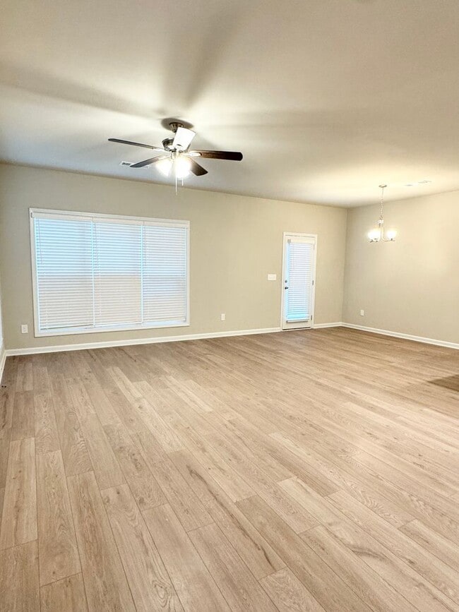 Building Photo - McCoy Street Townhomes!
