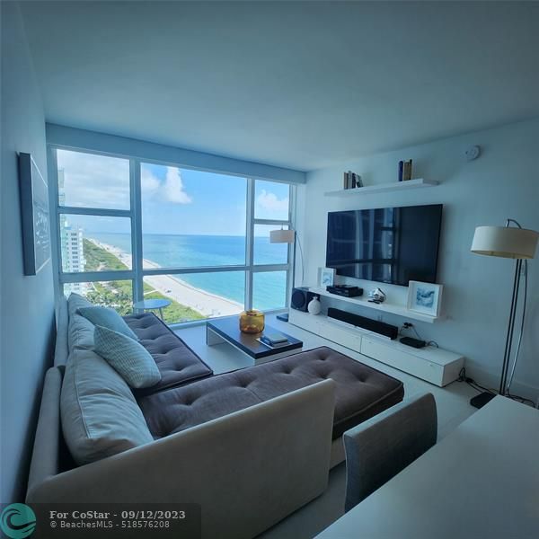 Foto del edificio - 6801 Collins Ave