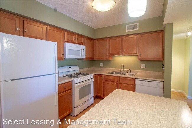 Building Photo - 2 br, 1 bath House - 1434 Willow Brook #10
