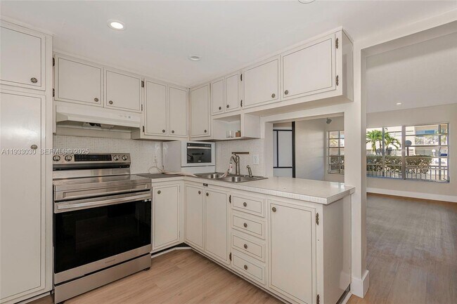 Foto del edificio - 16800 NE 15th Ave