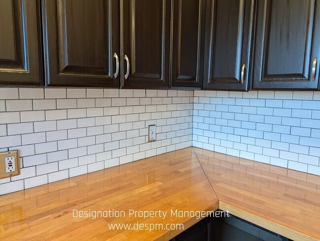 Building Photo - 6208-6212 Roy St