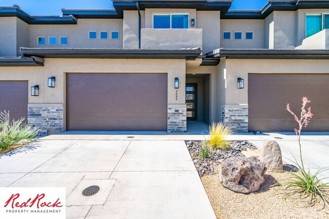 Building Photo - Hurricane Valley 3 Bedroom Townhome
