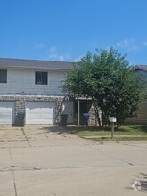 Building Photo - 754 W 61st St