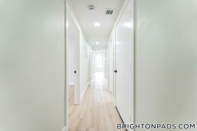 Foto del edificio - 47 Brackett St