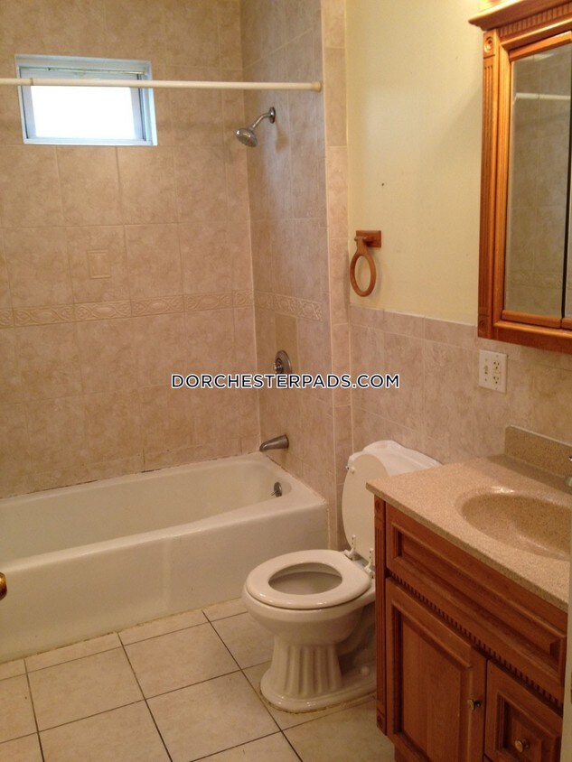Foto principal - 7 Treadway Rd