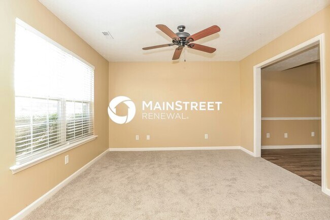 Building Photo - 3 Bedroom Pet-Friendly Home in La Vergne, TN with Main Street Renewal