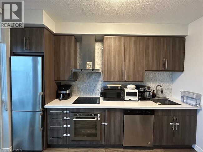 Building Photo - 2087 Fairview St