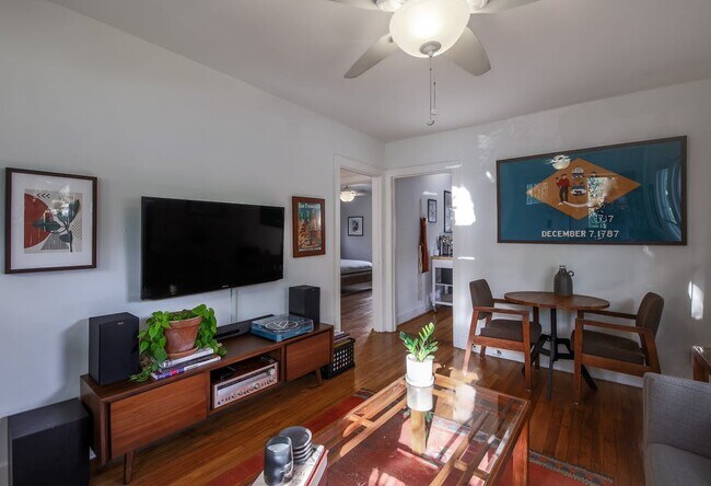 Foto del edificio - 7306 Marcell St