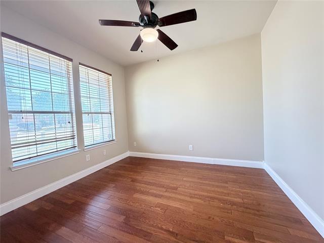 Building Photo - 1910 Pin Oak Ln