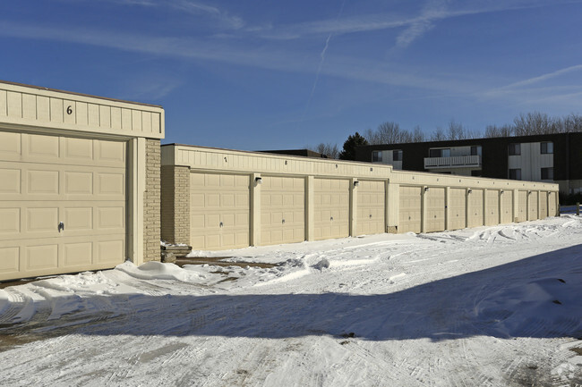 Building Photo - Oak Hills West Apartments