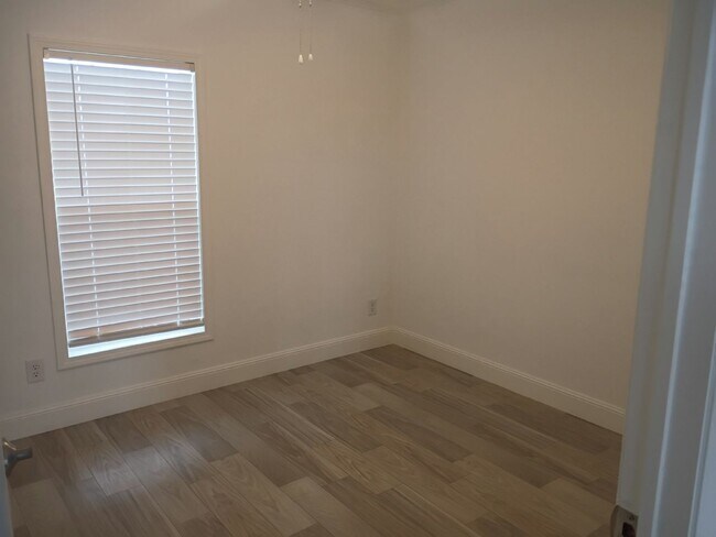 Foto del edificio - 10 Anita Dr