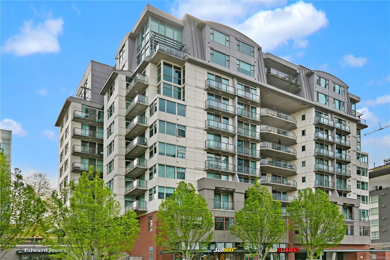 1100 106th Ave NE Unit 902