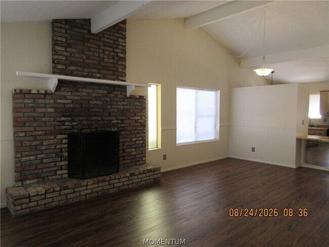 Foto del edificio - 3724 N Skylark Rd
