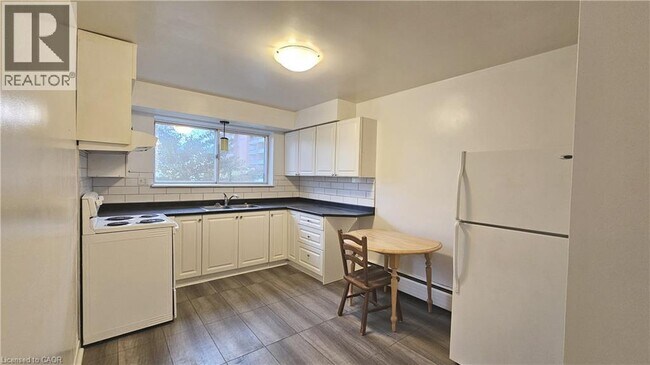 Building Photo - 357 Connaught St