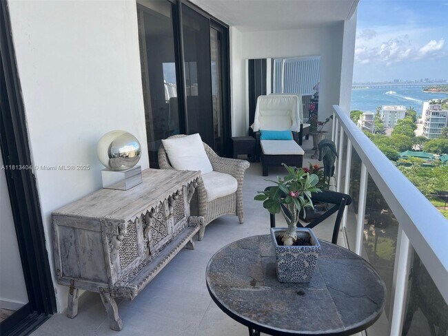 Foto del edificio - 9 Island Ave