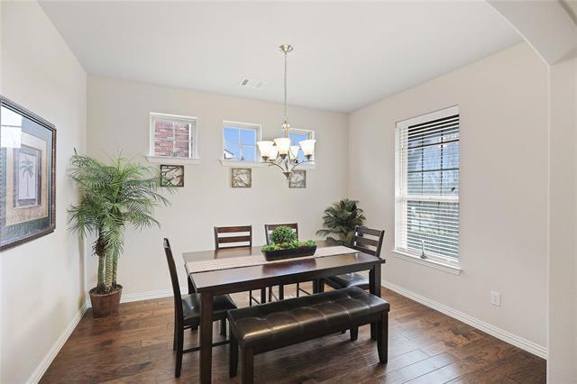 Foto del edificio - 5700 Ridgeson Dr
