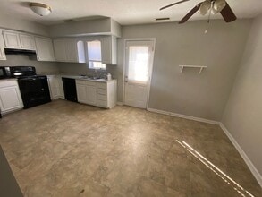 Building Photo - 575 Holly Ct