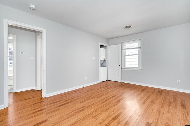 Foto del edificio - 1125 E 15th St
