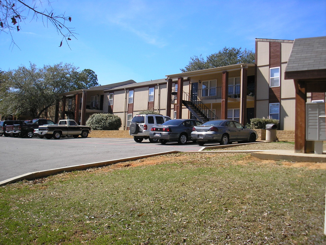 Whispering Pines Apartments Palestine, TX