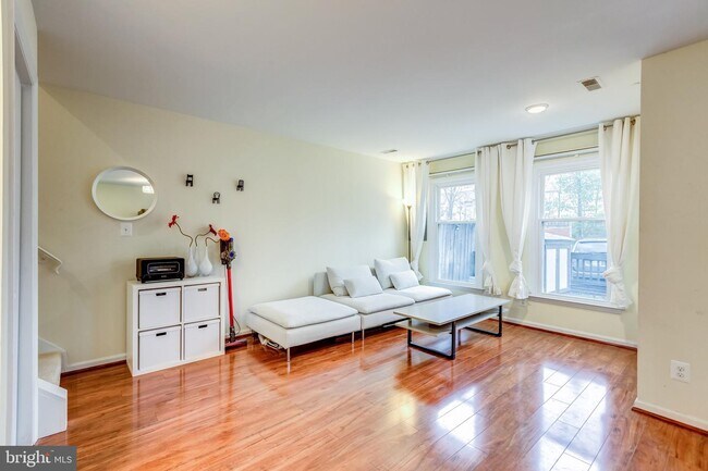 Foto del edificio - 6035 Sunset Ridge Ct