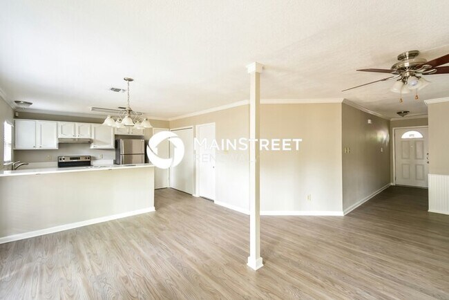 Building Photo - 3 Bedroom Pet-Friendly Home in San Antonio, TX with Main Street Renewal