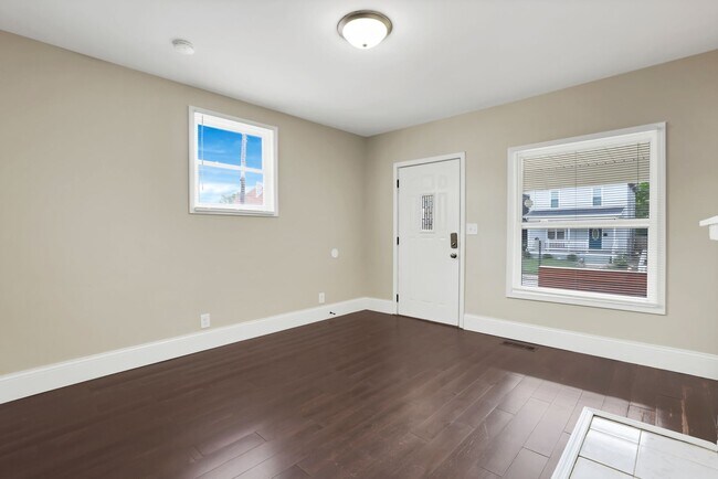 Foto del edificio - 448-450 N Champion Ave