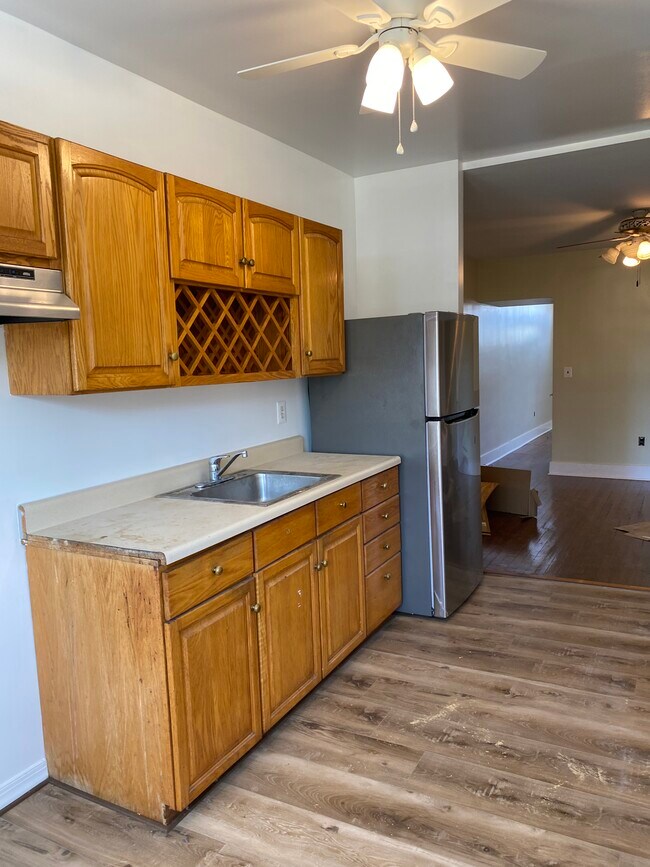 Cocina - 705 Bunnecke Ave