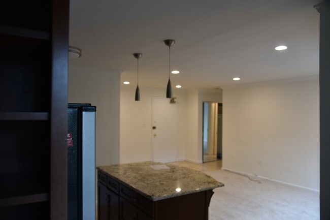 Building Photo - 1200 S Arlington Ridge Rd