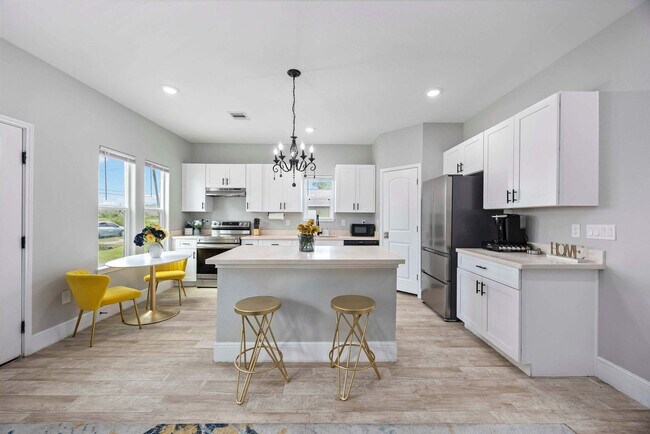 Foto del edificio - 8138 Bassett St