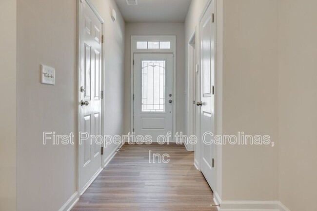 Building Photo - 807 Gable Oak Ln