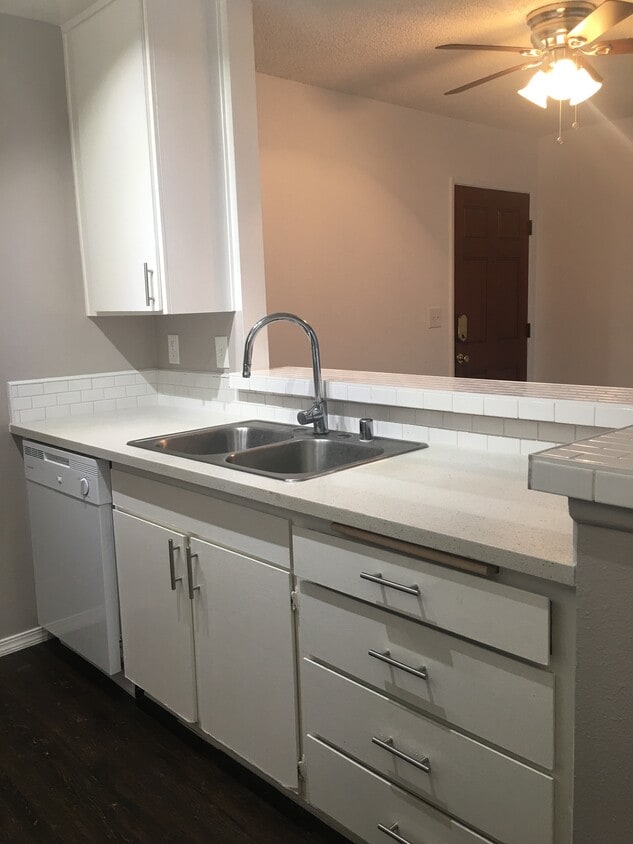 Foto principal - 18645 Hatteras St