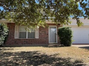 Building Photo - 806 Parkview Cir