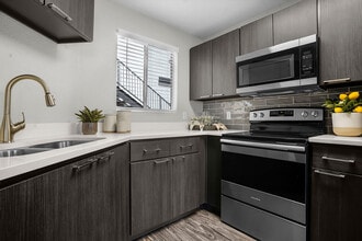 Building Photo - Broadstone Heights