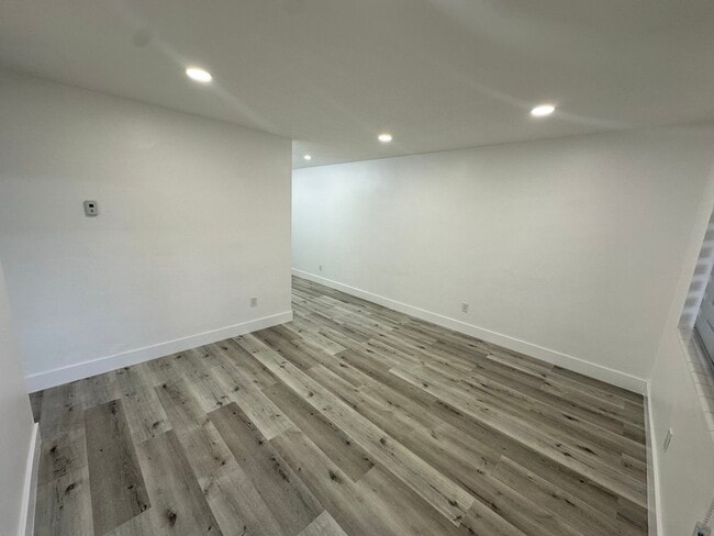 Foto del edificio - 1174 W 3rd Ave