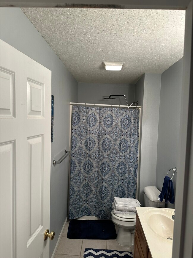 Foto del edificio - 2345 Garrett Ln