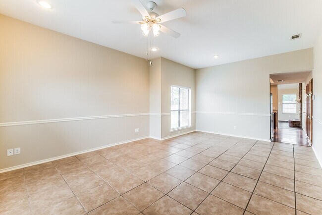 Building Photo - 2624 Beeman Dr
