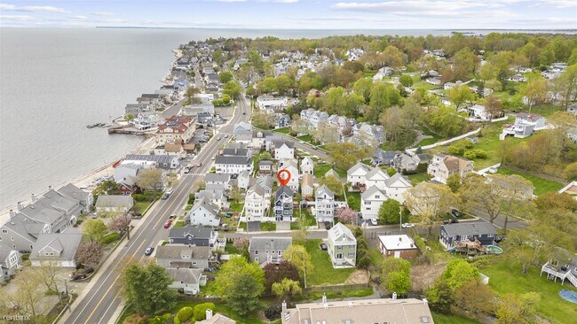 Building Photo - 4 br, 2.5 bath House - 19 Rock Street