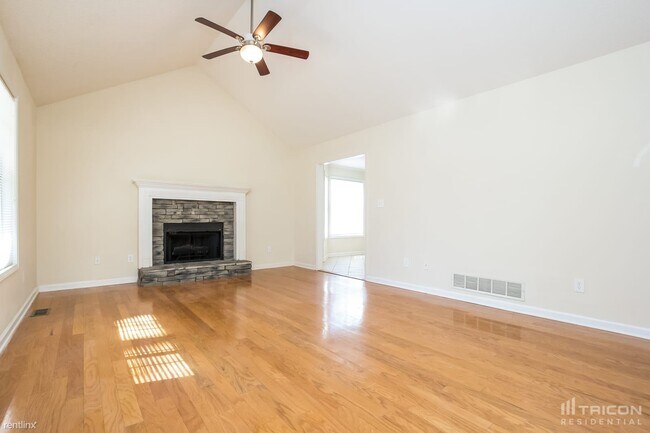 Foto del edificio - 1601 Larkwood Dr