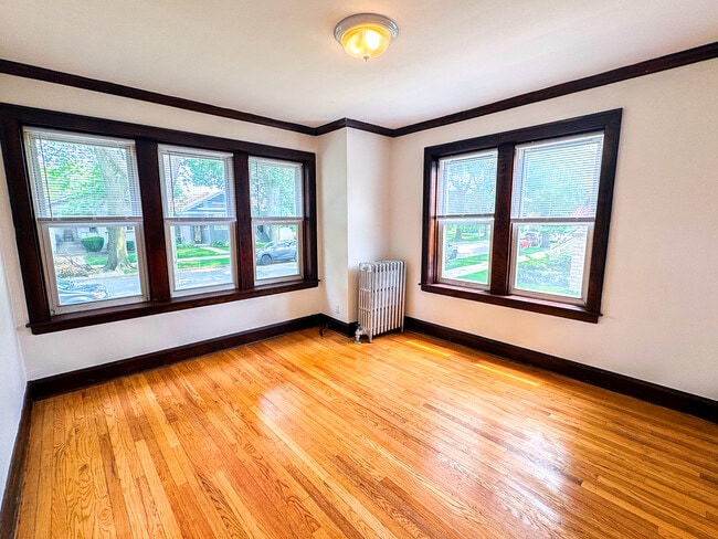 Foto del edificio - 4432 N Laporte Ave