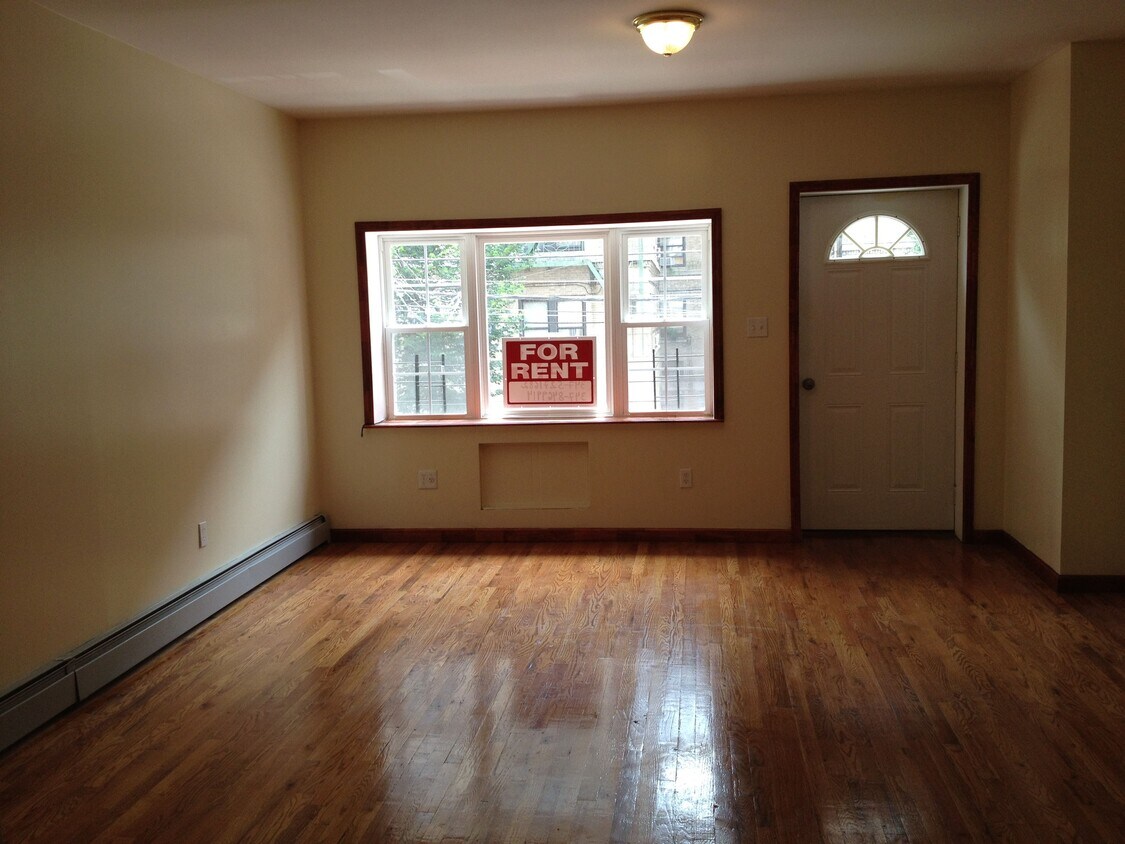 Foto del edificio - 315 E 163rd St