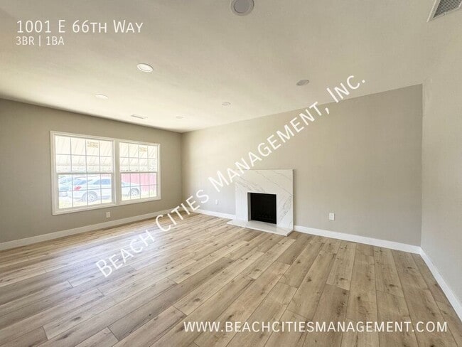 Foto del edificio - 1001 E 66th Way