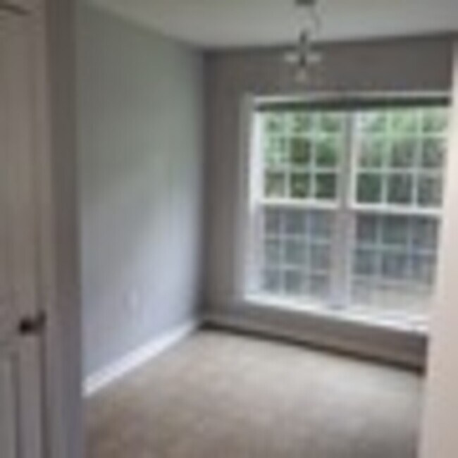 Building Photo - 211 Cliftview Dr
