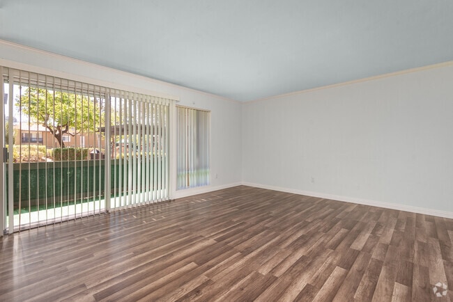 Building Photo - 17131 W Bernardo Dr