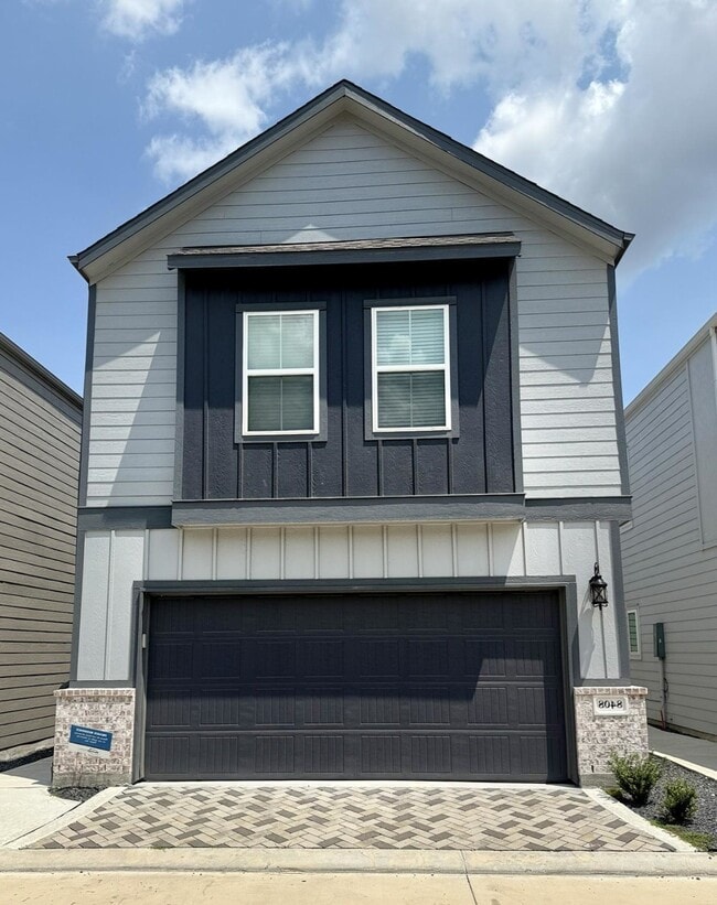 Building Photo - 8408 Rising Stream Dr