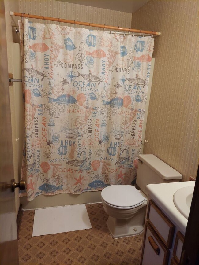 Building Photo - 1 BED 1 BATH CONDO